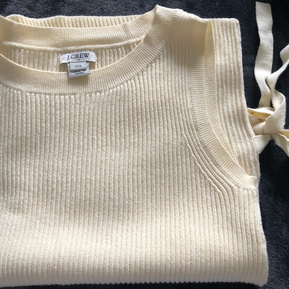 J.Crew sleeveless vest with side ties. - Picture 3 of 7